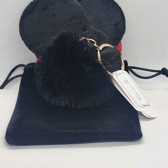 Brand NEW  BLACK Pom Pom With Minnie Mouse Bow  Keychain - Picture 3 of 3